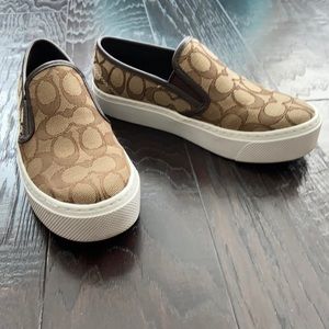 Coach size 5 shoes